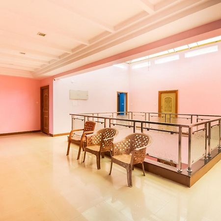 Oyo 62964 Hotel Vandana Grand Nellore Exterior photo