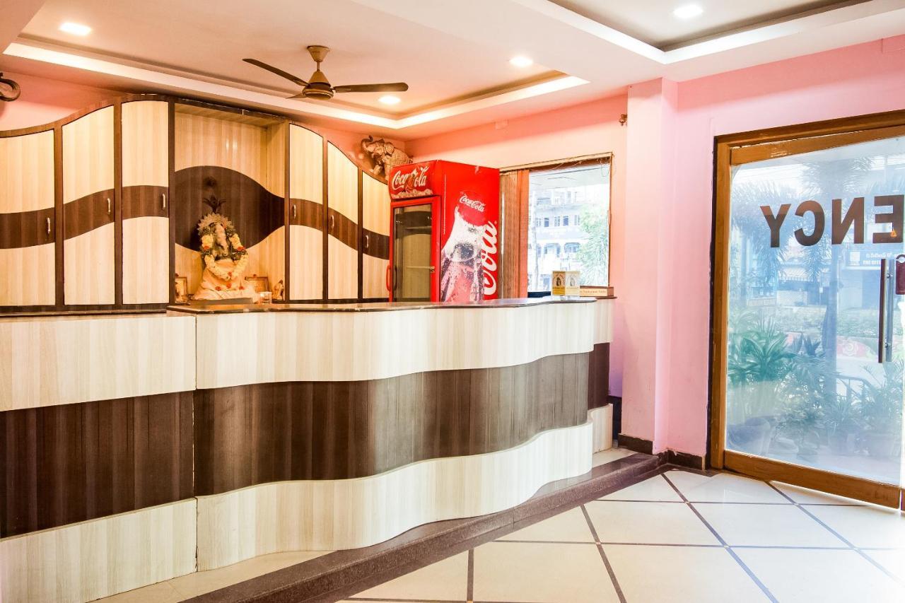 Oyo 62964 Hotel Vandana Grand Nellore Exterior photo