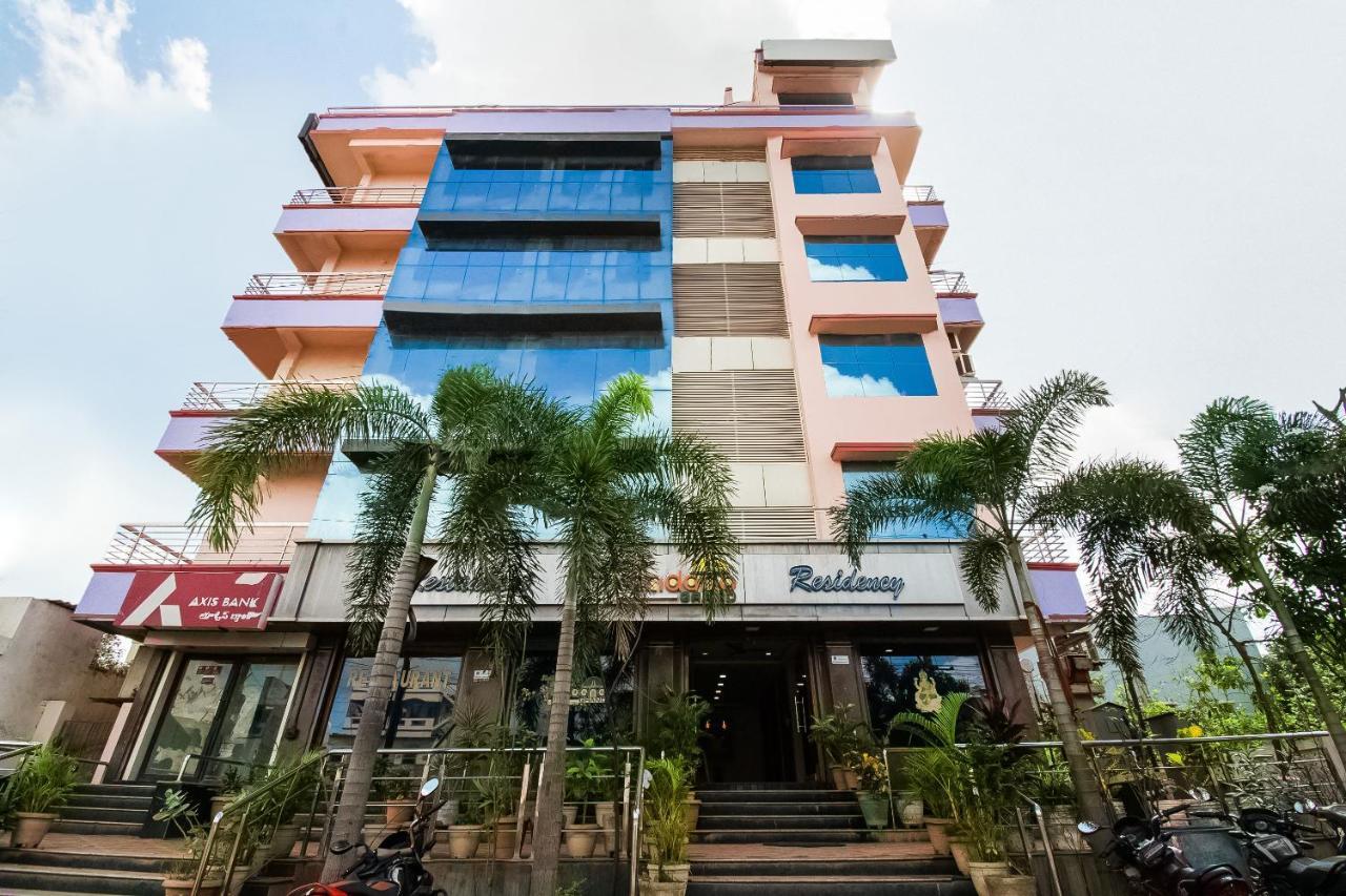 Oyo 62964 Hotel Vandana Grand Nellore Exterior photo