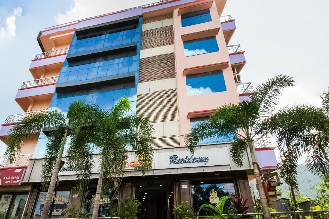 Oyo 62964 Hotel Vandana Grand Nellore Exterior photo